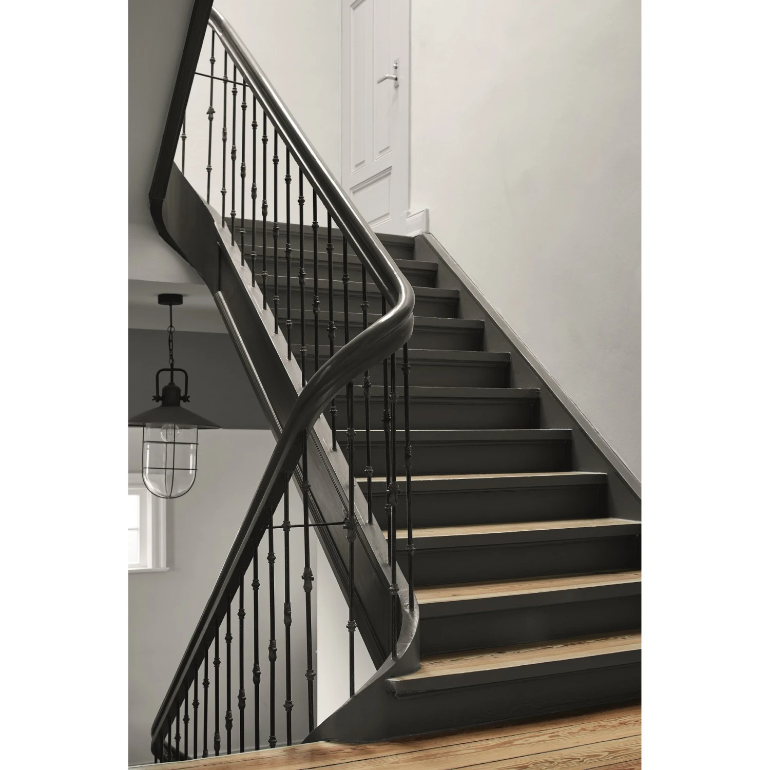 Alpina Feine Farben 'Stille Des Vulkans' Anthrazitgrau Matt 750 Ml 3 Alpina Feine Farben 'Stille Des Vulkans' Anthrazitgrau Matt 750 Ml - Image 3